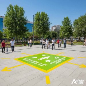 şehir merkezindeki bir acil toplanma alan